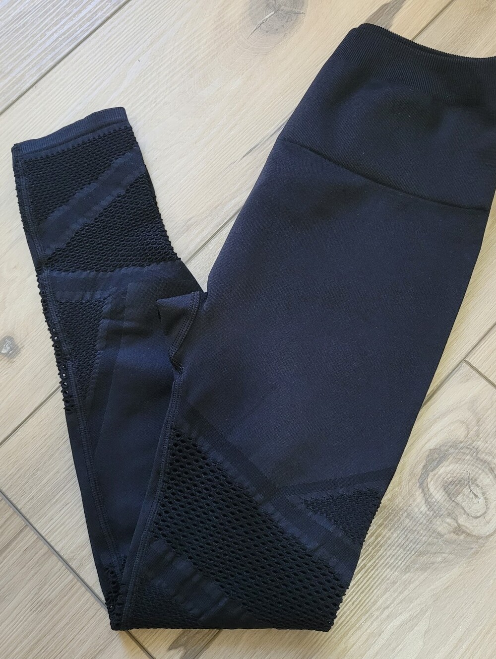 Fabletics Women's Mosaic High Waisted 7/8 Mesh Leggings XS Black Athleisure NWT